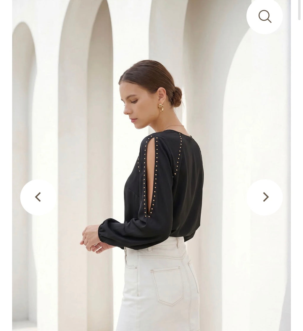 𝑻𝑨𝑯𝑨𝑹𝑰 BLOUSE