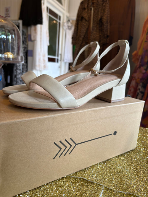 Frankie4 Nude Block Heel Sandals