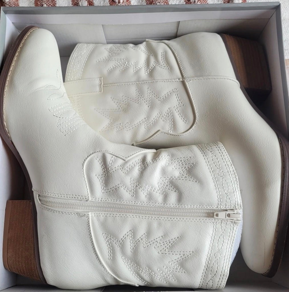 🤍 London Rebel White Cowboy Boots