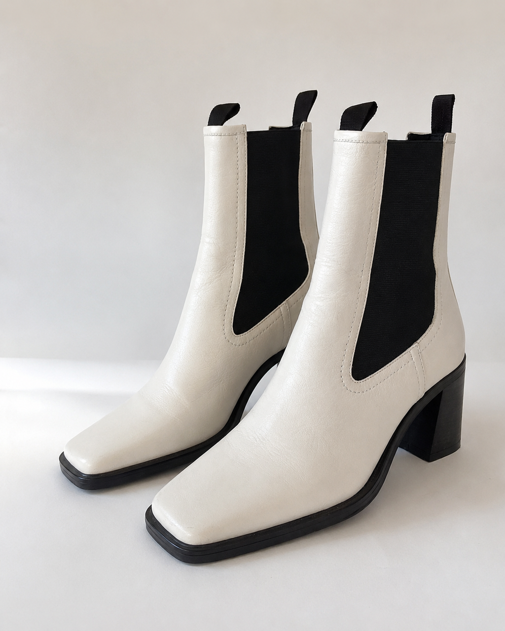 Tony Bianco White Leather Chelsea Boots 🤍🖤